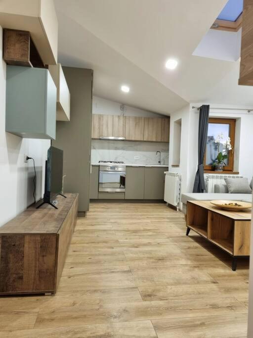 Cozy Apartment Near City Center Bucharest Exterior photo