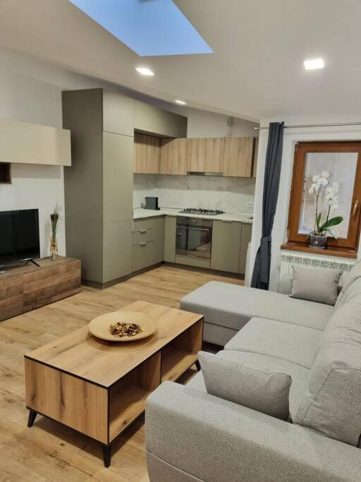 Cozy Apartment Near City Center Bucharest Exterior photo