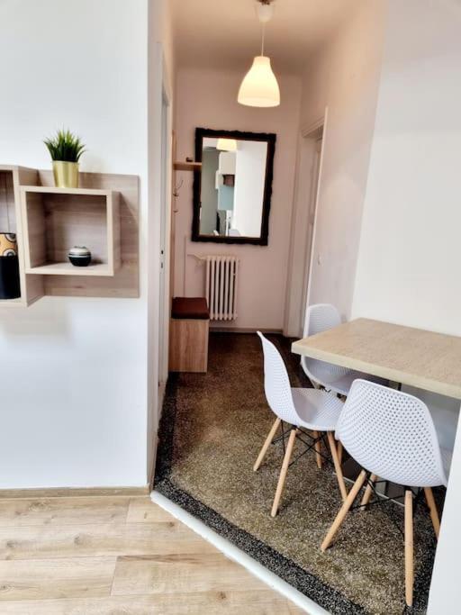 Cozy Apartment Near City Center Bucharest Exterior photo
